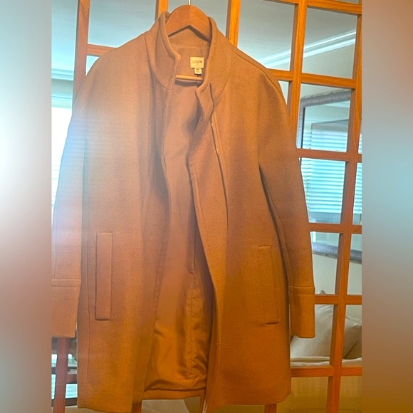 Beautiful and Timeless Camel Coat. Practically new. Wore once. - Picture 4 of 4